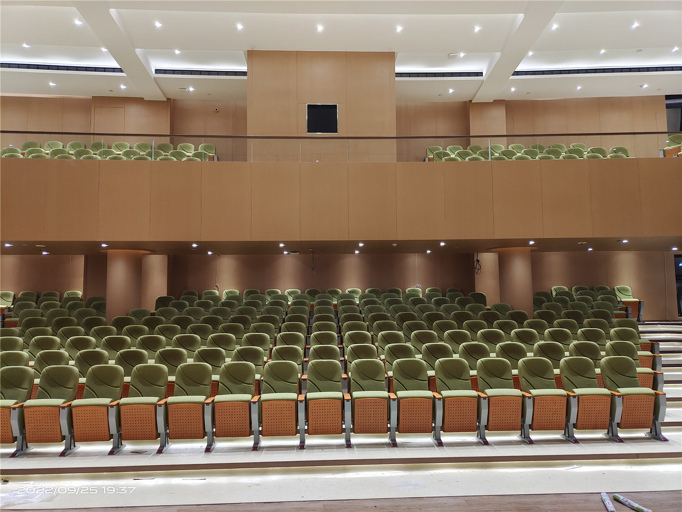 Create an Impressive Ambience with Well-Designed Auditorium Seating from Top Manufacturers105