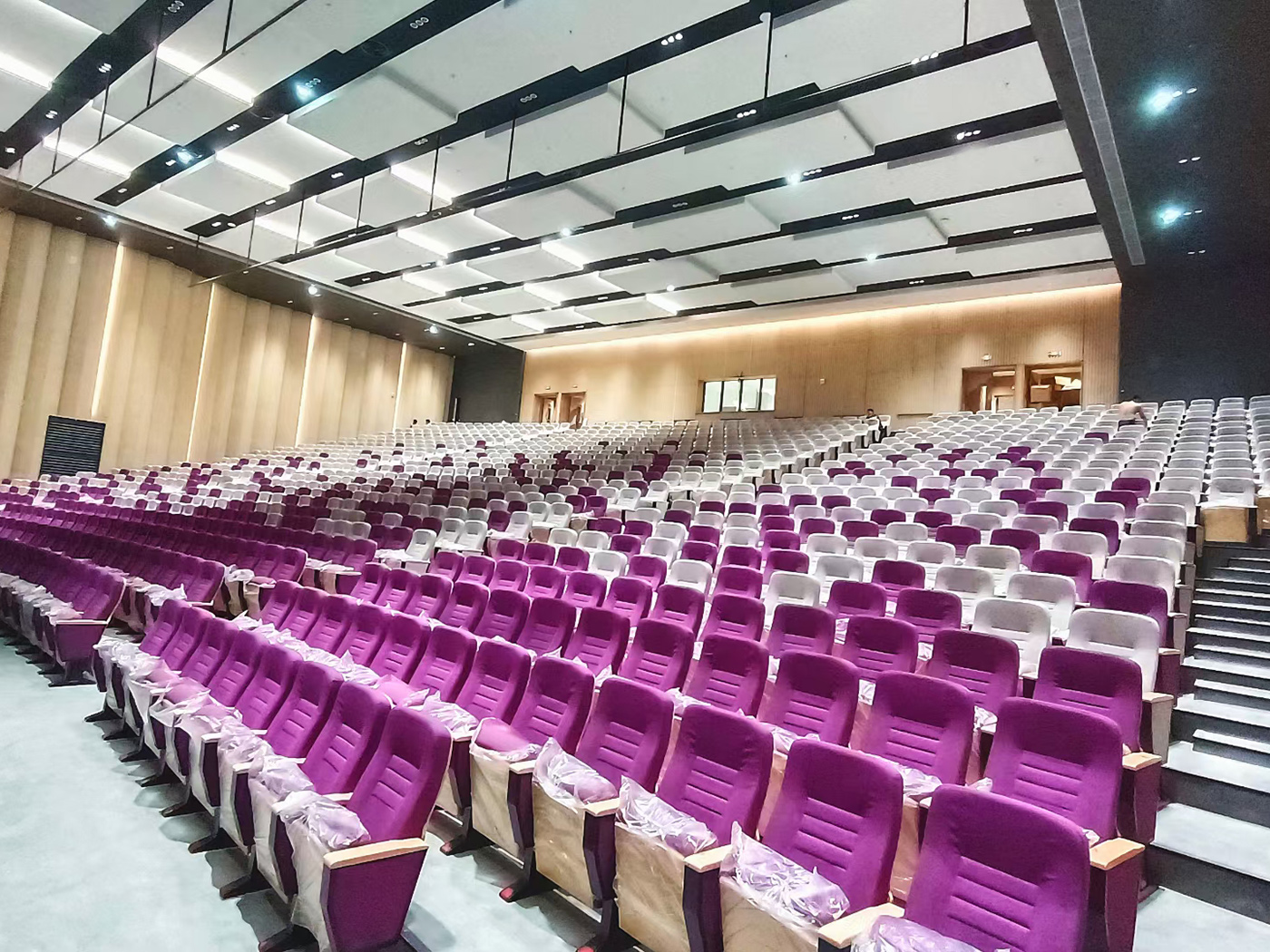 Discover-the-Best-Auditorium-Seating-Manufacturers-That-Prioritize-Quality205