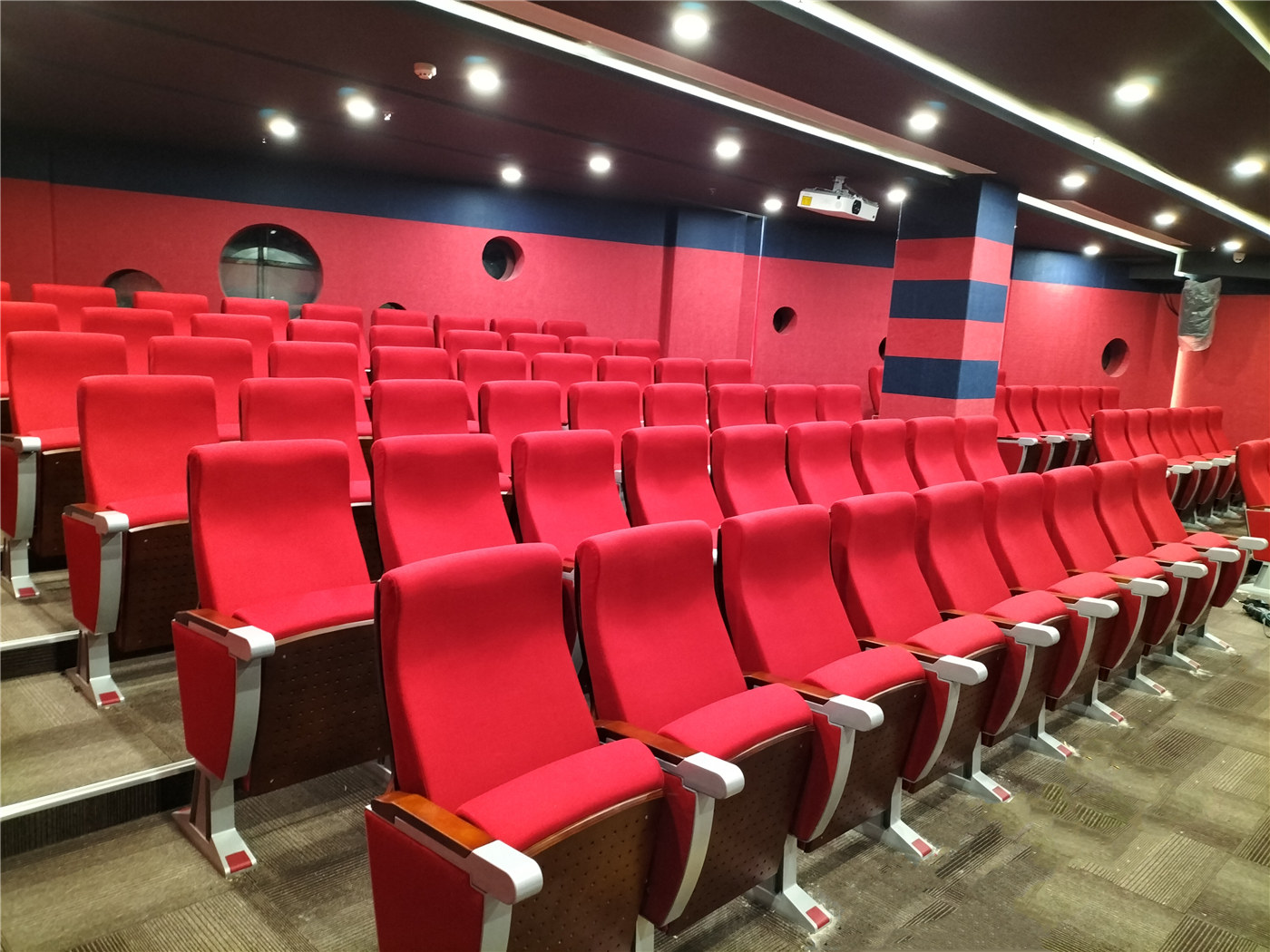 Experience the Difference with Customizable Auditorium Chairs101